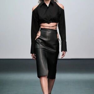 Nensi dojaka cut out detail cropped cotton shirt